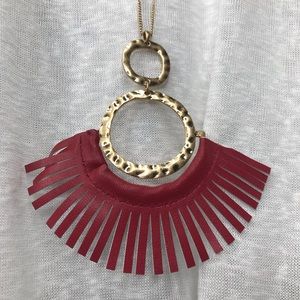 💃Hammered gold tone necklace with fringe leather